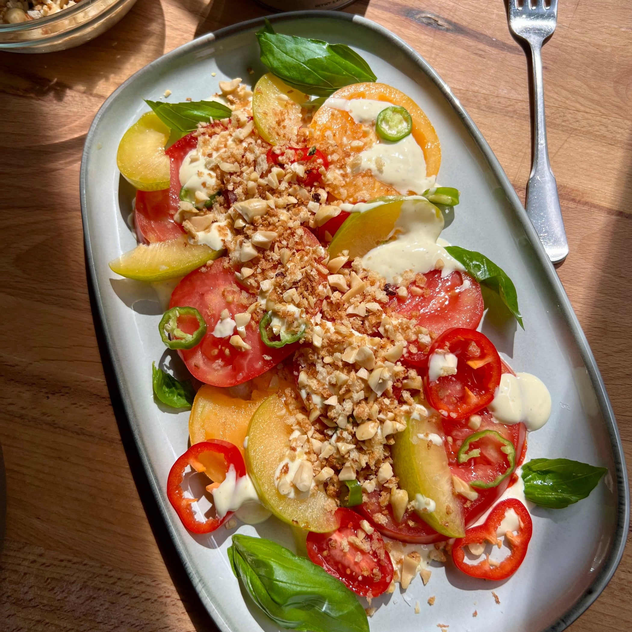 Tomato carpaccio salad, with crispy tingly peanut crunch – 50Hertz ...
